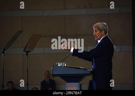 POLITIK John Kerry: Rede in Philadelphia zu Atomabkommen mit Iran (150902) -- PHILADELPHIA, 2. September 2015 -- US-Außenminister John Kerry hält eine Rede über das Atomabkommen mit dem Iran im National Constitution Center in Philadelphia, Pennsylvania, USA, 2. September 2015. US-Außenminister John Kerry versuchte am Mittwoch, die Unterstützung für das iranische Atomabkommen zu erweitern, nachdem die Regierung ein Minimum an Kongressstimmen erhielt, die erforderlich waren, um das Abkommen lebendig zu machen. ) USA-PHILADELPHIA-JOHN KERRY-IRAN-NUKLEARABKOMMEN Yinxbogu PUBLICATIONxNOTxINxCHN Politik John Stockfoto