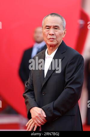 (150902) -- VENEDIG, 2. September 2015 -- Filmregisseur und Jurymitglied Hou Hsiao-hsien nimmt an der Premiere des Everest und der Eröffnungszeremonie des 72. Filmfestivals in Venedig, Italien, 2. September 2015 Teil. ) ITALIEN-VENEDIG-FILM FESTIVAL-ERÖFFNUNG JinxYu PUBLICATIONxNOTxINxCHN 150902 Venedig 2. September 2015 Filmregisseur und Jurymitglied Hou Hsiao Hsien nimmt an der Premiere des Everest und der Eröffnungszeremonie des 72. Filmfestivals von Venedig in Venedig Teil 2. September 2015 Eröffnungszeremonie des italienischen Filmfestivals von Venedig JinxYu PUBLICATIONxNOTxINxCHN Stockfoto