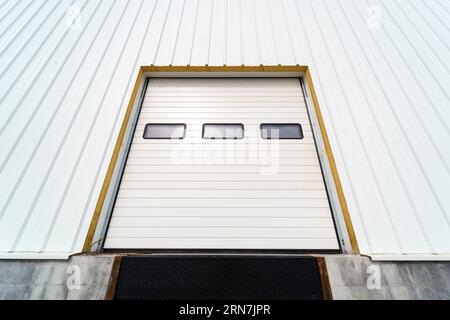 Lagertor in einem verteilten Zentrum Stockfoto