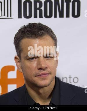 Schauspieler Matt Damon posiert für Fotos vor der Uraufführung des Films The Martian in der Roy Thomson Hall während des 40. Toronto International Film Festival in Toronto, Kanada, 11. September 2015. Das 40. Toronto International Film Festival (TIFF) findet vom 10. Bis 20. September 2015 statt. ) (Zjy) CANADA-TORONTO-40th TORONTO INTERNATIONAL FILM FESTIVAL-THE MARTIAN ZouxZheng PUBLICATIONxNOTxINxCHN Schauspieler Matt Damon posiert für Fotos vor der Weltpremiere des Films der Marsmensch in DER Roy Thomson Hall während des 40. Toronto International Film Festival in Toronto, Kanada, 11. September 2015, der 40. Toronto Internationa Stockfoto