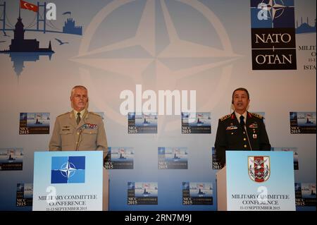 (150912) -- ISTANBUL, 12. September 2015 -- der Vorsitzende des NATO-Militärkomitees General Petr Pavel (L) und der türkische Generalstabschef Hulusi Akar nahmen an einem Pressegespräch während der NATO-Konferenz des Militärkomitees 2015 am 12. September 2015 in Istanbul, Türkei, Teil. Die NATO-Oberbefehlshaber versprachen, ihren Kampf gegen den Terrorismus jeglicher Art fortzusetzen, als sie hier am Samstag ein Treffen aus nächster Nähe abbrachen. ) KONFERENZ DES NATO-NATO-MILITÄRKOMITEES TÜRKEI-ISTANBUL HexCanling PUBLICATIONxNOTxINxCHN Istanbul 12. September 2015 Vorsitzender des NATO-Militärkomitees General Petr Pawel l und türkischer Generalstabschef Sta Stockfoto