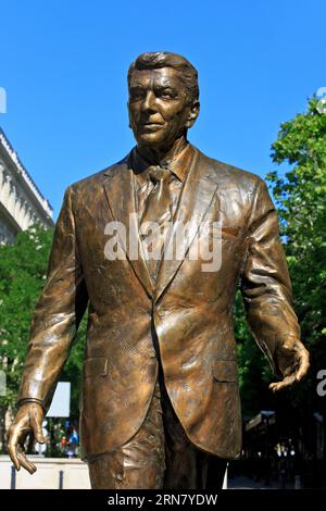 Statue des 40. Präsidenten der Vereinigten Staaten Ronald Wilson Reagan (1911–2004) in Budapest, Ungarn Stockfoto