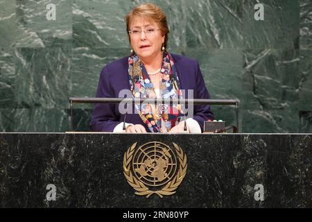 (150928) -- NEW YORK, 28. September 2015 -- chilenische Präsidentin Michelle Bachelet spricht auf der 70. Tagung der Generalversammlung der Vereinten Nationen am 28. September 2015 im Hauptquartier der Vereinten Nationen in New York, USA. Die Generaldebatte der 70. Tagung der Generalversammlung der Vereinten Nationen begann am Montag im Generalversammlungssaal des UN-Hauptquartiers in New York. ) UN-NEW YORK-GENERALDEBATTE LixMuzi PUBLICATIONxNOTxINxCHN New YORK September 28 2015 chilenische Präsidentin Michelle Bachelet spricht AUF der 70. Tagung der Generalversammlung der Vereinten Nationen BEI den Vereinten Nationen Stockfoto