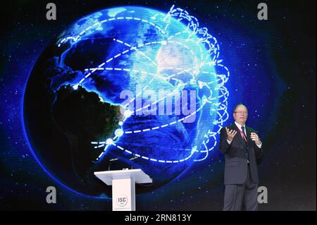 (150929) -- PEKING, 29. September 2015 -- Keith B. Alexander, erster Befehlshaber des U.S. Cyber Command und ehemaliger Chef der National Security Agency, spricht während der China Internet Security Conference 2015 in Peking, der Hauptstadt Chinas, am 29. September 2015. Insgesamt 120 Experten aus China, den USA, Israel, Australien, Südkorea, etc. nahm an der zweitägigen Konferenz Teil, die hier am Dienstag begann. ) (wyo) CHINA-PEKING-INTERNET-SICHERHEITSKONFERENZ (CN) LixXin PUBLICATIONxNOTxINxCHN Peking September 29 2015 Keith B Alexander erster Befehlshaber des US-amerikanischen Cyberkommandos und ehemaliger Chef des National Stockfoto