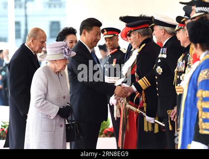 (151020) -- LONDON, 20. Oktober 2015 -- Besuch des chinesischen Präsidenten Xi Jinping bei einer traditionellen feierlichen Begrüßung durch die britische Königin Elizabeth II. In London, Hauptstadt Großbritanniens, 20. Oktober 2015. ) (dhf) GROSSBRITANNIEN-CHINA-XI JINPING-VISIT-ROYAL WELCOME RaoxAimin PUBLICATIONxNOTxINxCHN London OCT 20 2015 Besuch des chinesischen Präsidenten Xi JINPING nimmt an einem traditionellen zeremoniellen Welcome Hero von britischer Königin Elizabeth II in London Hauptstadt Großbritanniens OCT 20 2015 DHF Britain China Xi Jinping VISIT Royal Welcome RaoxAimin PUICATIOxCHINxTxCHXN Teil Stockfoto