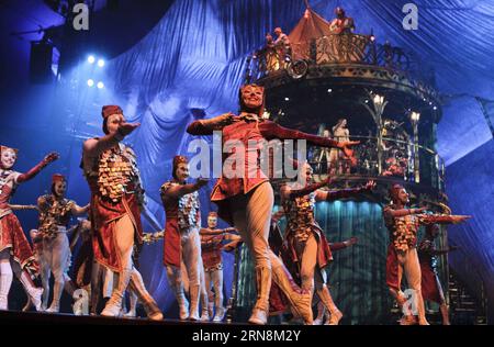 VANCOUVER, 28. Oktober 2015 -- Performers of Cirque du Soleil nehmen am 28. Oktober 2015 an einer Generalprobe in Vancouver, Kanada, Teil. Darsteller und Akrobaten der Show Kooza des Cirque du Soleil machten ihre letzte Kostümprobe vor ihrer Vancouver Tour, die am Donnerstag beginnt. ) CANADA-VANCOUVER-CIRQUE DU SOLEIL-KOOZA Liangxsen PUBLICATIONxNOTxINxCHN Vancouver OCT 28 2015 Performers of Cirque You Soleil nehmen an einer Probeaufführung in Vancouver Teil Kanada OCT 28 2015 Performers and Acrobats of Cirque You Soleil S Show Kooza haben ihre letzte Probeaufführung vor ihrer Vancouver Tour gemacht, die Stockfoto