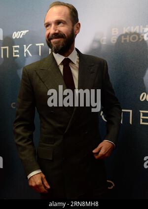 (151029) -- MOSKAU, 29. Oktober 2015 -- der britische Schauspieler Ralph Fiennes kommt bei der neuen James-Bond-Filmpremiere Spectre in Moskau, Russland, 29. Oktober 2015. ) RUSSLAND-MOSKAU-KULTUR-SPEKTREN PREMIERE PavelxBednyakov PUBLICATIONxNOTxINxCHN James Bond Spectre - Filmpremiere in Moskau Moskau OCT 29 2015 der britische Schauspieler Ralph Fiennes kommt BEI der New James Bond Movie Specter Premiere in Moskau Russland OCT 29 2015 Russland Moskau Culture Specter Premiere PavelxBednyakov PUBLICATIONxCHN Film Premiere Moskau Stockfoto