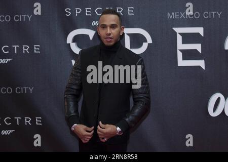 Der britische Formel-1-Fahrer Lewis Hamilton posiert auf dem roten Teppich des Films Spectre of the James Bond Saga in Mexico City, Hauptstadt von Mexiko, am 2. November 2015. (Da) (sp) MEXIKO-MEXIKO CITY-SPECTRE-RED CARPET AlejandroxAyala PUBLICATIONxNOTxINxCHN British Formula One Driver Lewis Hamilton posiert während des Red Carpet of the Movie Specter of the James Bond Saga in Mexico City Capital of Mexico AM 2. November 2015 dort SP Mexico City Specter Red Carpet AlejandroxAyala PUNOBLATINxCHxN Stockfoto