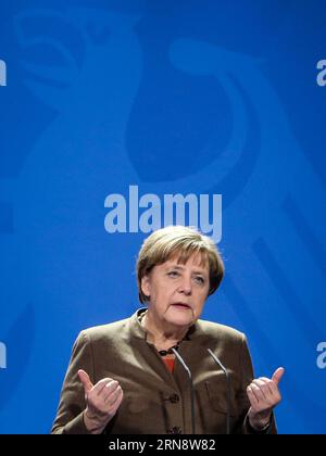 (151107) -- BERLIN, - Bundeskanzlerin Angela Merkel nimmt an einer gemeinsamen Pressekonferenz Teil, nachdem sie sich am 5. November 2015 mit anderen Parteiführern der Regierungskoalition in Berlin getroffen hat. DEUTSCHLAND-BERLIN-POLITIK-MIGRANTEN zhangxfan PUBLICATIONxNOTxINxCHN Berlin Bundeskanzlerin Angela Merkel nimmt an einer gemeinsamen Pressekonferenz Teil, nachdem sie sich AM 5. November 2015 mit anderen Parteiführern der Regierungskoalition in Berlin getroffen hat Deutschland Berlin-POLITIK-Migranten ZhangxFan PUBLICATIONxNOTxINxCHN Stockfoto