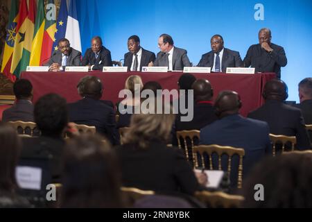 PARIS, 10. November 2015 -- (von L-R)Äthiopischer Premierminister Haile Mariam Dessalegn, guineischer Präsident Alpha Conde, Benin-Präsident Thomas Boni Yayi, französischer Präsident Francois Hollande, Gabuns Präsident Ali Bongo und der ghanaische Präsident John Dramani Mahama halten im Anschluss an ein Mittagessen im Elysee-Palast eine Pressekonferenz ab, um die afrikanischen Präsidenten, die an der nachhaltigen Entwicklung beteiligt sind, im Hinblick auf die COP21 am 10. November 2015 in Paris (Frankreich) zu ehren. Die Klimakonferenz der Vereinten Nationen 2015 (COP 21) wird vom 30. November bis 11. Dezember in Paris stattfinden, mit dem Ziel, eine rechtsverbindliche und einheitliche Organisation zu erreichen Stockfoto