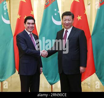 (151112) -- PEKING, 12. November 2015 -- der chinesische Präsident Xi Jinping (R) gibt dem turkmenischen Präsidenten Gurbanguly Berdymuhamedov in Peking, der Hauptstadt Chinas, am 12. November 2015 die Hand. ) (Zkr) CHINA-XI JINPING-TURKMENISTAN PRESIDENT-TALKS (CN) LiuxWeibing PUBLICATIONxNOTxINxCHN Peking 12. November 2015 der chinesische Präsident Xi Jinping r reißt mit dem Präsidenten Turkmenistans Gurbanguly in Peking Hauptstadt Chinas 12. November 2015 CCR China Xi Jinping Turkmenistan President Talks CN LiuxWeibing PUNOBLATxCHIONxN Stockfoto