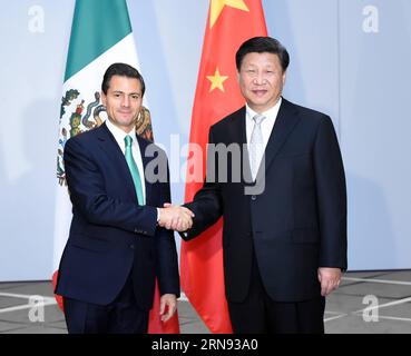 (151116) -- ANTALYA, 16. November 2015 -- der chinesische Präsident Xi Jinping (R) trifft sich mit dem mexikanischen Präsidenten Enrique Pena Nieto in Antalya, Türkei, am 16. November 2015. )(mcg) TÜRKEI-ANTALYA-CHINA-XI JINPING-MEXIKANISCHES PRÄSIDENTENTREFFEN ZhangxDuo PUBLICATIONxNOTxINxCHN Antalya 16. November 2015 der chinesische Präsident Xi Jinping r trifft sich mit dem MEXIKANISCHEN Präsidenten Enrique Pena Nieto in Antalya Türkei 16. November 2015 mcg Türkei Antalya China Xi Jinping MEXIKANISCHER Präsident trifft ZhangxDuo PUCHINxBLN Stockfoto