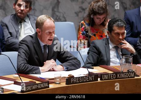 Sitzung des UN-Sicherheitsrats zum Kampf gegen ISIS (151121) -- NEW YORK, 20. November 2015 -- Matthew Rycroft, Präsident des VN-Sicherheitsrats und Ständiger Vertreter Großbritanniens bei den Vereinten Nationen, spricht nach der Verabschiedung einer Resolution an den Sicherheitsrat, in der alle Länder aufgefordert werden, die Anstrengungen zur Verhütung weiterer terroristischer Anschläge des Islamischen Staates (IS) und ähnlicher Gruppen im Hauptquartier der Vereinten Nationen in New York zu koordinieren. November 2015. ) UN-SICHERHEITSRAT-ANTITERROR-IS LixMuzi PUBLICATIONxNOTxINxCHN Treffen des UN-Sicherheitsrats zur Bekämpfung des ISIS 151121 New York 20. November 2015 Sicherheit der Vereinten Nationen Stockfoto