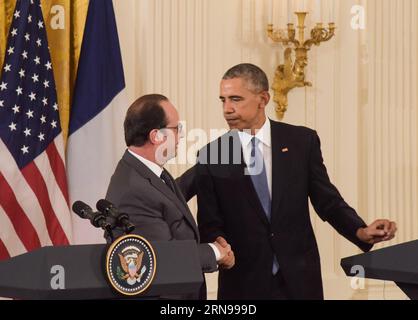 (151124) -- WASHINGTON D.C., 24. November 2015 -- US-Präsident Barack Obama(R) und der französische Präsident Francois Hollande nehmen am 24. November 2015 an einer Pressekonferenz in Washington D.C., den Vereinigten Staaten, Teil. US-Präsident Barack Obama und sein französischer Amtskollege Francois Hollande drängten Russland und die Türkei am Dienstag, eine Eskalation zu vermeiden, nachdem ein russisches Kampfflugzeug von der Türkei abgestürzt wurde. US-WASHINGTON D.C.-OBAMA-HOLLANDE-PRESSEKONFERENZ BaoxDandan PUBLICATIONxNOTxINxCHN 151124 Washington D C 24. November 2015 US-Präsident Barack Obama r und französischer Präsident Hollande nehmen an einer Pressekonferenz in Wash Teil Stockfoto