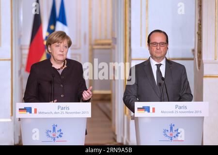 (151125) -- PARIS, 25. November 2015 -- der französische Präsident Francois Hollande(R) und die deutsche Bundeskanzlerin Angela Merkel geben am 25. November 2015 nach einem Treffen im Präsidentenpalast Elysee in Paris eine gemeinsame Erklärung ab. die deutsche Bundeskanzlerin Angela Merkel und der französische Präsident Francois Hollande haben am Mittwoch ihre Entschlossenheit geschworen, gemeinsam gegen den Terrorismus zu kämpfen. ) FRANKREICH-PARIS-DEUTSCHLAND-TERRORISMUSBEKÄMPFUNG NicolasxKovarik PUBLICATIONxNOTxINxCHN 151125 Paris Nov 25 2015 der französische Präsident Hollande r und die deutsche Bundeskanzlerin Angela Merkel geben nach einem Treffen IN der Presi eine gemeinsame Erklärung ab Stockfoto