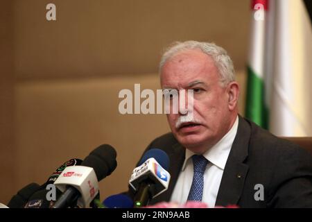 (151126) -- ALGIER, 25. November 2015 -- der palästinensische Außenminister Riyad al-Maliki und sein n-Pendant Ramtane Lamamra (nicht auf dem Foto) nehmen am 25. November 2015 an einer Pressekonferenz in Algier Teil. -ALGIER-PALÄSTINENSISCHE FM-BESUCH Algerien PUBLICATIONxNOTxINxCHN 151126 Algier Nov 25 2015 PALÄSTINENSISCHE Außenminister Riyad Al Maliki und sein n Teil Ramtane Herr Lamamra nicht im Foto Teilnahme an einer Pressekonferenz in Algier AM 25 2015. November Besuch der PALÄSTINENSISCHEN FM in Algerien PUBLICATIONxNOTxINxCHN Stockfoto