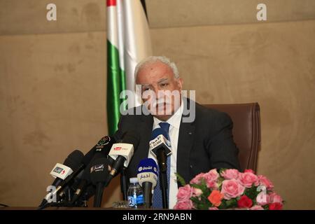 (151126) -- ALGIER, 25. November 2015 -- der palästinensische Außenminister Riyad al-Maliki und sein n-Pendant Ramtane Lamamra (nicht auf dem Foto) nehmen am 25. November 2015 an einer Pressekonferenz in Algier Teil. -ALGIER-PALÄSTINENSISCHE FM-BESUCH Algerien PUBLICATIONxNOTxINxCHN 151126 Algier Nov 25 2015 PALÄSTINENSISCHE Außenminister Riyad Al Maliki und sein n Teil Ramtane Herr Lamamra nicht im Foto Teilnahme an einer Pressekonferenz in Algier AM 25 2015. November Besuch der PALÄSTINENSISCHEN FM in Algerien PUBLICATIONxNOTxINxCHN Stockfoto