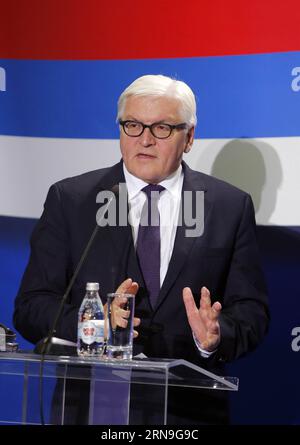 (151204) -- BELGRAD, 4. Dezember 2015 -- Bundesaußenminister Frank-Walter Steinmeier spricht auf einer gemeinsamen Pressekonferenz mit Ivica Dacic (nicht im Bild), amtierende Vorsitzende der Organisation für Sicherheit und Zusammenarbeit in Europa (OSZE), auf dem 22. OSZE-Ministerrat in Belgrad, Serbien, am 4. Dezember 2015. Steinmeier wird der nächste Vorsitzende der OSZE sein, da Deutschland 2016 den OSZE-Vorsitz übernimmt. ) SERBIEN-BELGRAD-OSZE-ABSCHLUSSSITZUNG VordragxMilosavljevic PUBLICATIONxNOTxINxCHN 151204 Belgrad DEZ 4 2015 Bundesaußenminister Frank Stockfoto