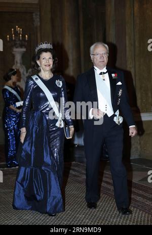 (151211) -- STOCKHOLM, 11. Dezember 2015 -- Schwedens König Carl XVI. Gustaf und Königin Silvia nehmen am königlichen Bankett für Nobelpreisträger im Königlichen Palast in Stockholm, Schweden, 11. Dezember 2015 Teil. ) SCHWEDEN-STOCKHOLM-NOBEL-PRIZE-ROYAL-BANKETT YexPingfan PUBLICATIONxNOTxINxCHN 151211 Stockholm DEZ 11 2015 Schweden König Carl XVI Gustaf und Königin Silvia nehmen am Königlichen Bankett für Nobelpreisträger IM Königlichen Palast in Stockholm Schweden DEZ 11 2015 Schweden Stockholm Nobelpreis Königliches Bankett YexPingfan PUBLICATIONxNOTxINxCHN Teil Stockfoto