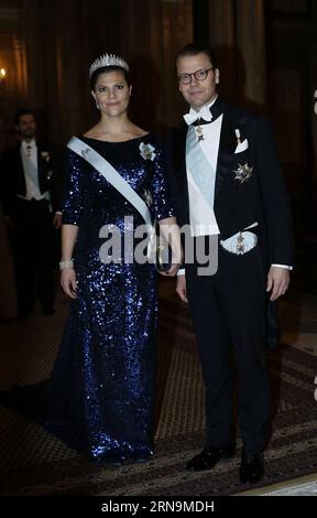 (151211) -- STOCKHOLM, 11. Dezember 2015 -- die schwedische Kronprinzessin Victoria und ihr Ehemann Prinz Daniel besuchen das königliche Bankett für Nobelpreisträger im Königlichen Palast in Stockholm, Schweden, 11. Dezember 2015. ) SCHWEDEN-STOCKHOLM-NOBEL-PRIZE-ROYAL-BANKETT YexPingfan PUBLICATIONxNOTxINxCHN 151211 Stockholm DEZ 11 2015 Schweden S Kronprinzessin Victoria und ihr Ehemann Prinz Daniel besuchen das Royal Bankett für Nobelpreisträger IM Königlichen Palast in Stockholm DEZ 11 2015 Schweden Stockholm Nobelpreis Royal Bankett YexPingfan PUBLICATIONxNOTxINxCHN Stockfoto