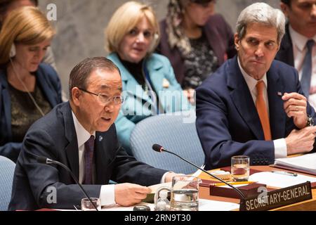 UN-Sicherheitsrat billigt Friedensplan für Syrien (151218) -- NEW YORK, 18. Dezember 2015 -- UN-Generalsekretär Ban Ki-moon (L, Front) spricht während eines Treffens des Sicherheitsrats zu Syrien im UN-Hauptquartier in New York, 18. Dezember 2015. Der UN-Sicherheitsrat hat am Freitag eine Resolution verabschiedet, in der er einen internationalen Fahrplan für einen politischen Übergang unter syrischer Führung zur Beendigung des Konflikts in Syrien befürwortet, der dazu aufruft, dass die syrischen Friedensgespräche Anfang Januar beginnen. ) VN-SICHERHEITSRAT-SYRIEN-FAHRPLAN LixMuzi PUBLICATIONxNOTxINxCHN der VN-SICHERHEITSRAT genehmigt Friedensplan für Syrien 15121 Stockfoto