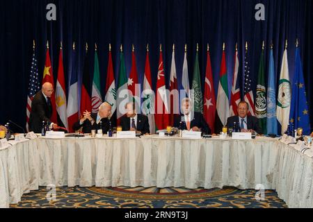 (151218) -- NEW YORK, 18. Dezember 2015 -- der russische Außenminister Sergej Lawrow, der Außenminister der Vereinigten Staaten, John Kerry, der Generalsekretär der Vereinten Nationen, Ban Ki-moon, der UN-Sondergesandte für Syrien Staffan de Mistura (R bis L) ist auf dem dritten Außenministertreffen der International Syria Support Group (ISSG) in New York, USA, am 18. Dezember 2015 abgebildet. ) USA-NEW YORK-SYRIEN-GESPRÄCHE LixMuzi PUBLICATIONxNOTxINxCHN 151218 New York DEZ 18 2015 russische Außenminister Sergej Lawrow US-Außenminister John Kerry Generalsekretär der Vereinten Nationen Ban KI Moon an Stockfoto
