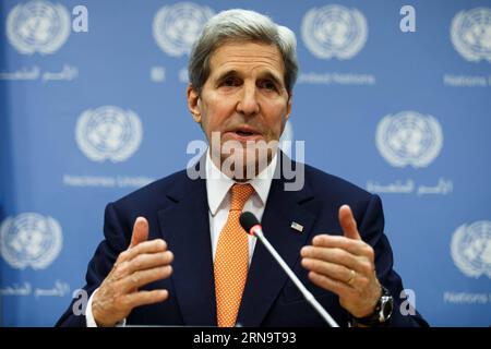 UN Sicherheitsrat billigt Friedensplan für Syrien (151219) -- NEW YORK, 19. Dezember 2015 -- US-Außenminister John Kerry, der russische Außenminister Sergej Lawrow (nicht abgebildet) und der Sondergesandte der Vereinten Nationen für Syrien Staffan de Mistura (nicht abgebildet) halten am 18. Dezember 2015 im UN-Hauptquartier in New York eine Pressekonferenz über Syrien ab. Der UN-Sicherheitsrat hat am Freitag eine Resolution verabschiedet, die darauf abzielt, den Konflikt in Syrien durch Friedensgespräche zu beenden. (azp) UN-USA-RUSSLAND-SYRIEN KONFLIKTPRESSEKONFERENZ LixMuzi PUBLICATIONxNOTxINxCHN UN-Sicherheitsrat genehmigt Friedensplan für Syrien Neu Stockfoto