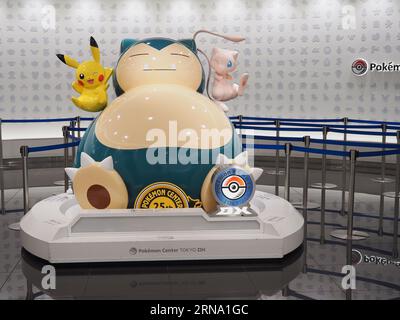 TOKIO, JAPAN - 30. August 2023: Statue am Eingang zum Pokemon Center DX in Tokios Nihonbashi-Gebiet. Stockfoto