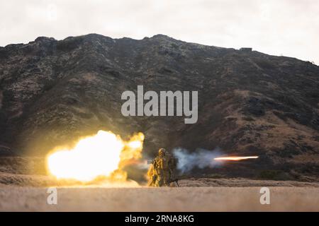 Hawaii, USA. August 2023. U.S. Marines mit 3d Littoral Combat Team, 3d Marine Littoral Regiment, 3d Marine Division, führen eine Mehrzweck-Panzerabwehrwaffensysteme-Reihe auf Marine Corps Base Hawaii, 21. August 2023 durch. Ziel dieser Schulung ist es, die Fähigkeiten der LCTs im Umgang mit Waffen zu verbessern und ihre Bereitschaft für zukünftige Übungen und Operationen zu erhöhen. Credit: U.S. Marines/ZUMA Press Wire/ZUMAPRESS.com/Alamy Live News Stockfoto