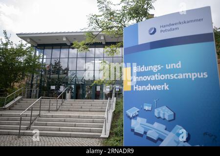 31. August 2023, Brandenburg, Groß Kreutz: Der Bildungs- und Innovationscampus Handwerk (BIH) der Potsdamer Handwerkskammer. Foto: Sebastian Christoph Gollnow/dpa Stockfoto