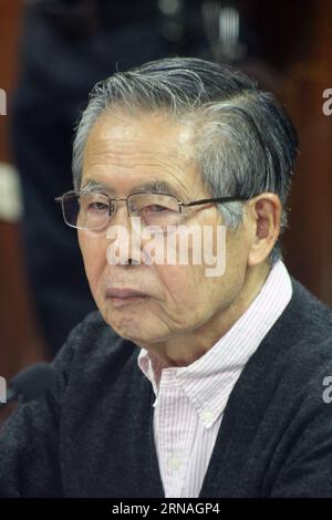 160125 -- LIMA, 25. Januar 2016 -- das am 15. Mai 2015 aufgenommene Aktenfoto zeigt, wie der frühere peruanische Präsident Alberto Fujimori an einer Anhörung vor dem Obersten Gerichtshof von Lima CSJL in Lima, Peru, teilnimmt. Alberto Fujimori wurde am Sonntagabend wegen gesundheitlicher Probleme in ein Krankenhaus in Peru verlegt. jp ah PERU-LIMA-POLITICS-FUJIMORI LUISxCAMACHO PUBLICATIONxNOTxINxCHN Stockfoto