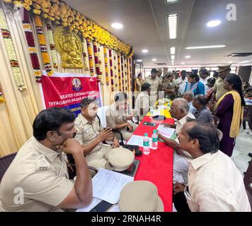 Chennai, Indien. September 2023. Die Polizei von Chennai, der Bezirk Theagaraya Nagar, organisierte ein ÖFFENTLICHES MEGA-LAGER für BESCHWERDEN in T.Nagar. Stellvertretender Polizeikommissar Ankit Jain. IPS und der stellvertretende Polizeichef Bharathi Rajan TPS nahmen persönlich an allen Beschwerdeführern Teil, um ihre Probleme frühestens zu lösen. Quelle: Seshadri SUKUMAR/Alamy Live News Stockfoto