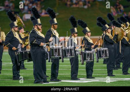 Winston-Salem, NC, USA. August 2023 31. Mitglieder der Band von Wake Forest treten zur Halbzeit in ihrem Match gegen Elon auf. (Bild: © Josh Brown/ZUMA Press Wire) NUR REDAKTIONELLE VERWENDUNG! Nicht für kommerzielle ZWECKE! Stockfoto