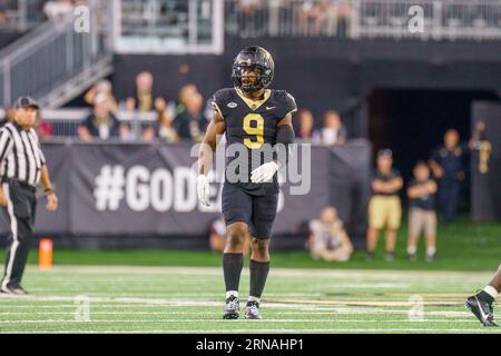 Winston-Salem, NC, USA. August 2023 31. Wake Forest Defensive Back CHELEN GARNES stellt sich gegen Elon. (Bild: © Josh Brown/ZUMA Press Wire) NUR REDAKTIONELLE VERWENDUNG! Nicht für kommerzielle ZWECKE! Stockfoto