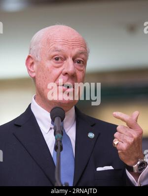 (160129) -- GENF, 29. Januar 2016 -- UN-Sondergesandter Staffan de Mistura spricht nach einem Treffen mit der Delegation der syrischen Regierung im Palais des Nations in Genf, Schweiz, 29. Januar 2016 vor den Medien. Die von den Vereinten Nationen vermittelten Friedensgespräche in Syrien begannen wie geplant am Freitag im Genfer Palais de Nations. SCHWEIZ-GENF-SYRIEN FRIEDENSGESPRÄCHE XuxJinquan PUBLICATIONxNOTxINxCHN Genf Jan 29 2016 UN-Sondergesandter Staffan de Mistura spricht mit den Medien nach einem Treffen mit der Delegation der syrischen Regierung IM Palais die Nationen in Genf Schweiz Jan 29 2016 die von den Vereinten Nationen vermittelten Syrien-Friedensgespräche begannen als s Stockfoto