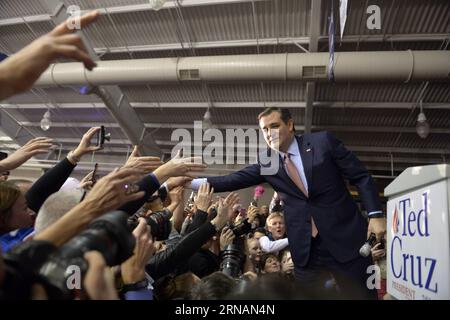 Themen der Woche Bilder des Tages - 2.2.2016 (160202) -- IOWA, 2. Februar 2016 -- republikanischer Präsidentschaftskandidat Ted Cruz feiert mit Unterstützern in des Moines, Hauptstadt von Iowa, USA, 1. Februar 2016. Der US-amerikanische Senator Ted Cruz gewann am Montag Iowa Republican Caucuses mit einem bequemen Vorsprung vor dem Milliardär Donald Trump, obwohl dieser in den letzten sechs Monaten im republikanischen Feld dominierte. ) U.S.-IOWA-PRESIDENTIAL ELECTION-CAUCUS-REPUBLICAN-CRUZ YinxBogu PUBLICATIONxNOTxINxCHN Themen die Woche Bilder der Tag 2 2 2016 Iowa 2. Februar 2016 Republican Presidential CA Stockfoto