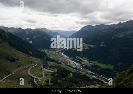 St. GOTTHARD PASS, SCHWEIZ Blick auf das Tessin von den Schweizer alpen Stockfoto