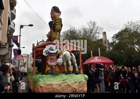 Portugal: Karnevalsparade in Lissabon Lissabon, 9. Februar 2016 -- Ein Wagen wird während der Karnevalsparade in Torres Vedras, etwa 50 Kilometer nördlich der portugiesischen Hauptstadt Lissabon, am 9. Februar 2016 gezogen. Der Karneval zog mehr als 350.000 Besucher aus dem in- und Ausland an. )(azp) PORTUGAL-TORRES VEDRAS-KARNEVAL zhangxliyun PUBLICATIONxNOTxINxCHN Portugal Karneval Parade in Lissabon 9. Februar 2016 ein Float WIRD während der Karneval Parade in Torres Vedras etwa 50 Kilometer nördlich der PORTUGIESISCHEN Hauptstadt Lissabon gezogen AM 9. Februar 2016 zog der Karneval mehr als 350 000 Besucher aus dem in- und Ausland E Stockfoto