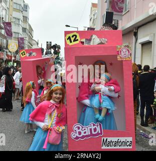 Portugal: Karnevalsparade in Lissabon Lissabon, 9. Februar 2016 -- Feiernde in bunten Kostümen nehmen am 9. Februar 2016 an der Karnevalsparade in Torres Vedras, etwa 50 Kilometer nördlich der portugiesischen Hauptstadt Lissabon, Teil. Der Karneval zog mehr als 350.000 Besucher aus dem in- und Ausland an. )(azp) PORTUGAL-TORRES VEDRAS-KARNEVAL zhangxliyun PUBLICATIONxNOTxINxCHN Portugal Karneval Parade in Lissabon 9. Februar 2016 Revelle in bunten Kostümen nehmen an der Karneval Parade in Torres Vedras etwa 50 Kilometer nördlich der PORTUGIESISCHEN Hauptstadt Lissabon AM 9. Februar 2016 der Karneval A Stockfoto