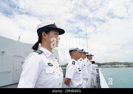 (230901) -- SATTAHIP, 1. September 2023 (Xinhua) -- Teilnehmer der chinesischen Volksbefreiungsarmee-Marine kommen am gemeinsamen Marinetraining-Standort in Thailand, 31. August 2023 an. Ein chinesischer Verteidigungssprecher sagte am Donnerstag, China und Thailand würden Anfang September ein gemeinsames Marinetraining „Blue Strike-2023“ im Golf von Thailand und im Sattahip durchführen.Wu Qian, Sprecher des Ministeriums für nationale Verteidigung, merkte an, dass das Training die Scharfschützentaktik, das Überleben des Dschungels, die Seesuche und -Rettung, und Hubschrauberlandung über Deck. Ziel der Ausbildung ist es, das Ausbildungsniveau und die Koordinationsfähigkeit zu verbessern Stockfoto