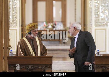 Iranischer Außenminister Mohammad-Javad Zarif (R) nimmt am 20. Februar 2016 an einer gemeinsamen Pressekonferenz mit seinem omanischen Amtskollegen Yusuf bin Alawi bin Abdullah in Teheran, der iranischen Hauptstadt, Teil. ) IRAN-OMAN-FMS-PRESSEKONFERENZ AhmadxHalabisaz PUBLICATIONxNOTxINxCHN iranische Außenminister Mohammad Javad Zarif r nahm AM 20. Februar 2016 an einer gemeinsamen Pressekonferenz mit seinem omanischen Teil Yusuf am Alawi am Abdullah in der iranischen Hauptstadt TEHERAN Teil Stockfoto