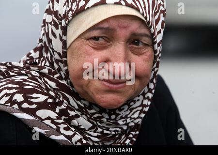 Flüchtlinge in Idomeni an der griechisch-mazedonischen Grenze (160227) -- ATHEN, 26. Februar 2016 -- Ein Flüchtling wird in Eidomeni an der Grenze zwischen Griechenland und der ehemaligen jugoslawischen Republik Mazedonien (FYROM), Griechenland, 26. Februar 2016 gesehen. ) GRIECHENLAND-ATHEN-FLÜCHTLINGE MariosxLolos PUBLICATIONxNOTxINxCHN Flüchtlinge in Idomeni an der griechisch-mazedonischen Grenze Athen Feb 26 2016 ein Flüchtling IST Seen BEI Eidomeni an der Grenze zwischen Griechenland und der ehemaligen jugoslawischen Republik Mazedonien FYROM Griechenland Feb 26 2016 Griechenland Athen Flüchtlinge MariosxLolos PUBLICATIONxNOTxINxCHN Stockfoto