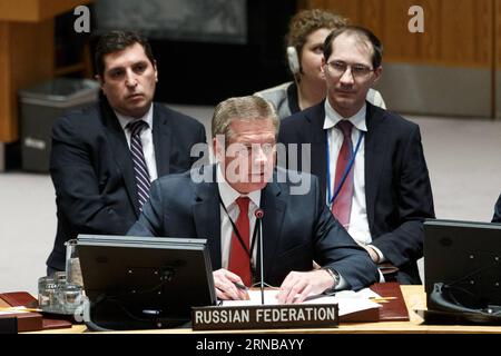 (160226) -- VEREINTEN NATIONEN, 26. Februar 2016 -- der stellvertretende russische Außenminister Gennady Gatilov (Front) wendet sich an den Sicherheitsrat, nachdem er eine Resolution verabschiedet hat, mit der die Einstellung der Feindseligkeiten in Syrien befürwortet wird, die am 26. Februar um 00:00 Uhr Damaszener Zeit im UN-Hauptquartier in New York am 26. Februar 2016 in Kraft treten wird. ) VN-SICHERHEITSRAT-SYRIEN-WAFFENSTILLSTAND LixMuzi PUBLICATIONxNOTxINxCHN Vereinte Nationen Februar 26 2016 die stellvertretenden russischen Außenminister Gennady Gatilov Front spricht nach der Annahme einer Resolution, die die Einstellung der Feindseligkeiten in Syrien befürwortet, an den Sicherheitsrat Stockfoto