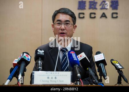 (160228) -- MACAO, 28. Februar 2016 -- Cheong Weng Chon, kommissar der Kommission gegen Korruption (CCAC) von Macau, spricht während eines Pressebriefings über einen Pfropffall, an dem ehemalige hochrangige Prozeßleiter beteiligt waren, in Macau, Südchina, 28. Februar 2016. Gemäß der Ankündigung auf der CCAC-Website am Samstag hat sie eine strafrechtliche Untersuchung in einem Fall eingeleitet, an dem ehemalige Führungspersonen des Amtes für Staatsanwaltschaften beteiligt waren — die WHO bewilligte Projekte und Dienstleistungen von MP im Wert von 167 Millionen patacas (etwa 20,88 Millionen US-Dollar) an einige private Unternehmen, um eine Rendite von nicht weniger als 44 Millionen p zu erzielen Stockfoto