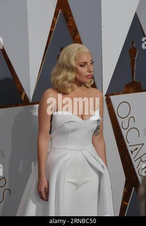 LOS ANGELES, 28. Februar 2016 -- Lady Gaga kommt am 28. Februar 2016 für den roten Teppich der 88th Academy Awards im Dolby Theater in Los Angeles, USA. ) US-LOS ANGELES-OSCARS-ROTER TEPPICH YangxLei PUBLICATIONxNOTxINxCHN LOS Angeles Februar 28 2016 Lady Gaga kommt für den Roten Teppich der 88th Academy Awards IM Dolby Theatre in Los Angeles die Vereinigten Staaten AM 28 2016. Februar USA Los Angeles Oscars Roter Teppich YangxLei PUBLICATIONxNOTxINxCHN Stockfoto