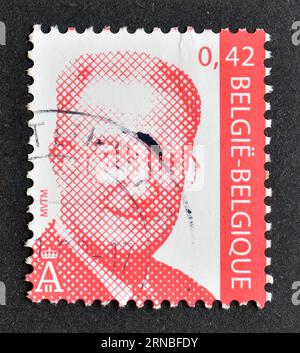 Von Belgien gedruckte Briefmarke mit Porträt von König Albert II. Um 2003. Stockfoto