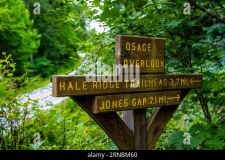 Ein Beschreibungstafel für den Trail in Highlands, North Carolina Stockfoto