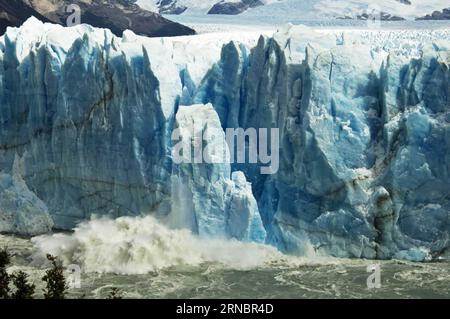 (160310) -- EL CALAFATE, 10. März 2016 -- das Bild, das am 9. März 2016 mit einem Mobilgerät aufgenommen wurde, zeigt eine Teilansicht des Perito-Moreno-Gletschers im Los Glaciares-Nationalpark in der Gemeinde El Calafate in der Provinz Santa Cruz, Argentinien. Der Perito-Moreno-Gletscher begann seinen Prozess der zyklischen Pause am Mittwoch. Der Gletscher brach zuletzt im März 2012. El Calafate Municipal Tourism Secretariat/) (jg) (Ah) MAXIMALE URSPRUNGSQUALITÄT ARGENTINIEN-EL CALAFATE-ENVIRONMENT-GLACIER TELAM PUBLICATIONxNOTxINxCHN 160310 El Calafate 10. März 2016 Bild aufgenommen mit einem Mobilgerät AM 9. März 2016 zeigt einen Parti Stockfoto