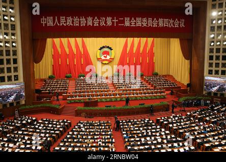 (160312) -- PEKING, 12. März 2016 -- die vierte Plenarsitzung der vierten Sitzung des 12. Nationalen Komitees der politischen Beratungskonferenz des chinesischen Volkes findet am 12. März 2016 in der Großen Halle des Volkes in Peking, der Hauptstadt Chinas, statt. )(mcg) (ZWEI SITZUNGEN)CHINA-BEIJING-CPPCC-4th PLENARTAGUNG (CN) YinxGang PUBLICATIONxNOTxINxCHN 160312 Peking 12. März 2016 die 4. Plenartagung der 4. Sitzung des 12. Nationalen Komitees der chinesischen Prominenten S Political Consultative Conference IST Held in der Großen Halle der Prominenten in Peking Hauptstadt o Stockfoto