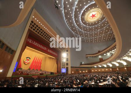 (160312) -- PEKING, 12. März 2016 -- die vierte Plenarsitzung der vierten Sitzung des 12. Nationalen Komitees der politischen Beratungskonferenz des chinesischen Volkes findet am 12. März 2016 in der Großen Halle des Volkes in Peking, der Hauptstadt Chinas, statt. )(mcg) (ZWEI SITZUNGEN)CHINA-BEIJING-CPPCC-4. PLENARSITZUNG (CN) XingxGuangli PUBLICATIONxNOTxINxCHN 160312 Peking 12. März 2016 die 4. Plenarsitzung der 4. Sitzung des 12. Nationalen Komitees der politischen Beratungskonferenz der chinesischen Prominenten IST der Held in der Großen Halle der Prominenten in Peking Capit Stockfoto